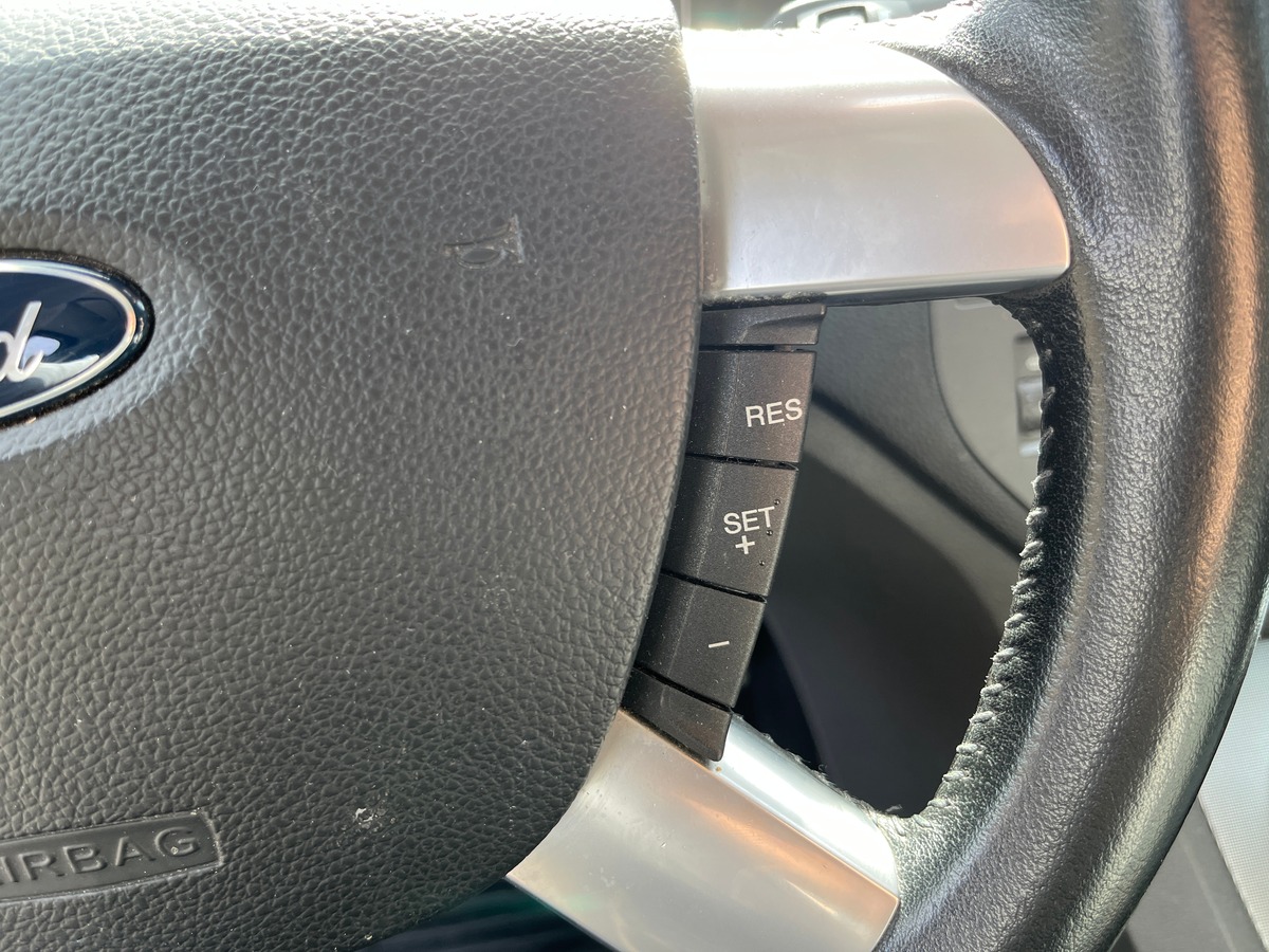 Ford Focus C-max 2.0 140ch, SIEGES CHAUFFANT, CLIM AUTO, REGULATEUR, FEUX AUTOMATIQUE