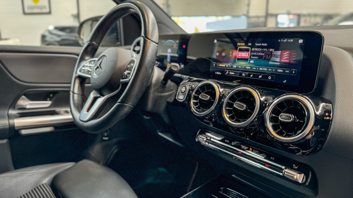 Mercedes-Benz Classe B 180 D PROGRESSIVE LINE EDITION / FRANCE SUIVI AB