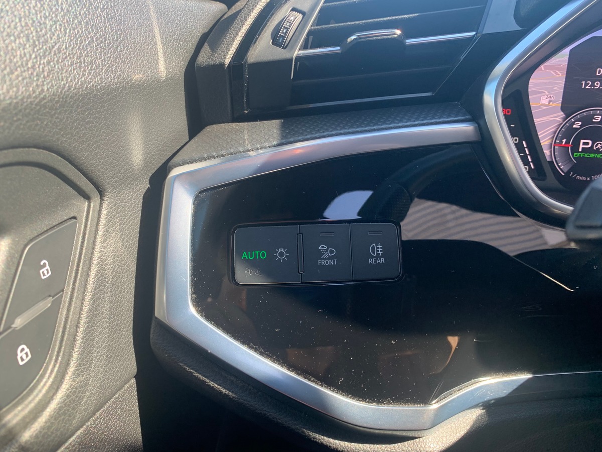 Audi Q3 150 ch | S line | Toit ouvrant | Caméra de recul | Apple car play | Attelage | Régulateur