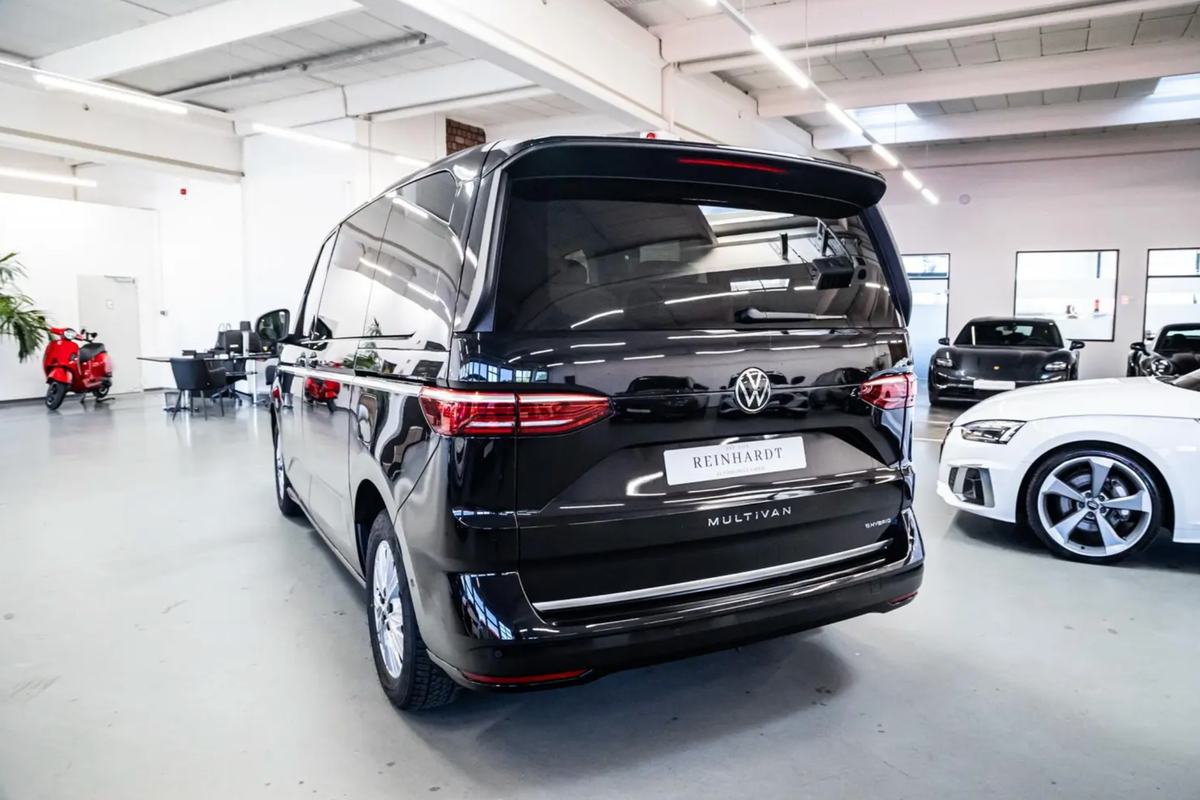 Volkswagen Multivan VII 1.4 eHybrid 218ch Style Court DSG6