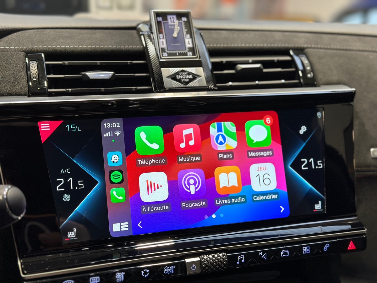 DS Ds7 Crossback 225 ch e-Tense Performance Line Plus / ATTELAGE / HI-FI FOCAL / TOIT PANO /CARPLAY