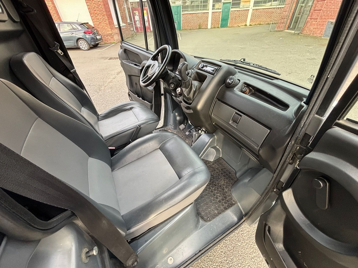 Opel Omega MEGA MULTITRUCK FOODTRUCK 600D - Entretiens à jour