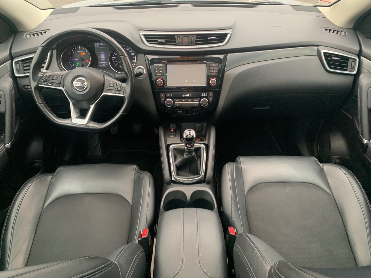 Nissan Qashqai 130 ch | Tekna | Toit Panoramique | Caméra 360° | GPS | Attelage | Barres de Toit