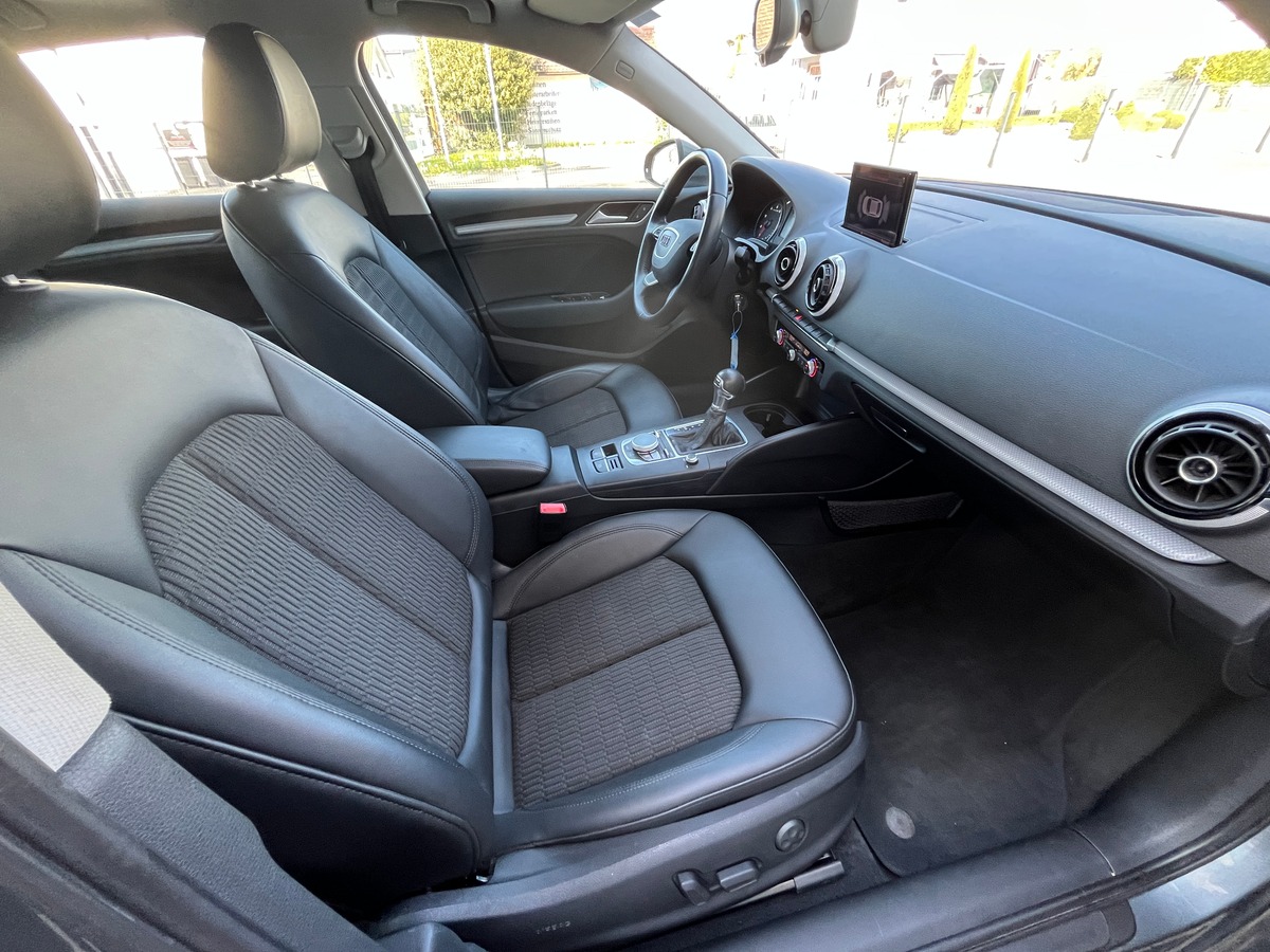 Audi A3 Berline 1.4 TFSI 150ch STRONIC 7 AMBITION LUXE, SUIVI COMPLET AUDI, TOIT OUVRANT, GPS, RADAR