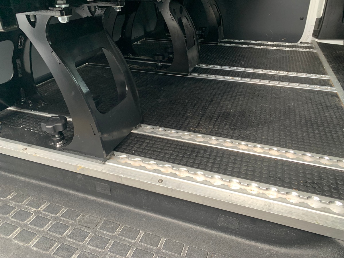 Peugeot Expert 120 ch | URBAN | EAT8 | 5 Places | Attelage | Régulateur de vitesse | Bluetooth