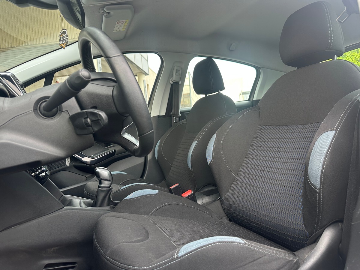Peugeot 208 Allure 5 Portes 1.2 VTi 82 cv Distribution OK