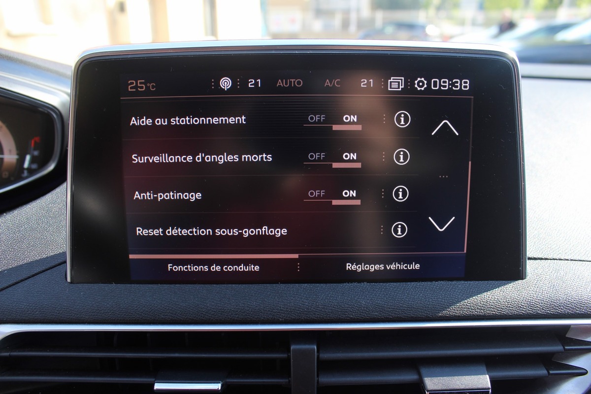 Peugeot 3008 II 2.0 BLUEHDI 180 ch GT EAT6 + CARPLAY + CUIR