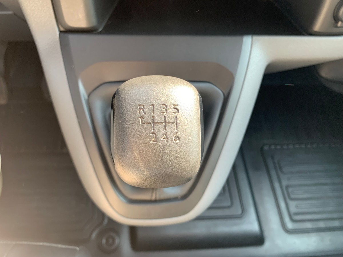 Toyota ProAce 122 ch | Business | Medium | 3 Places | Régulateur vitesse | GPS | Bluetooth | Radar