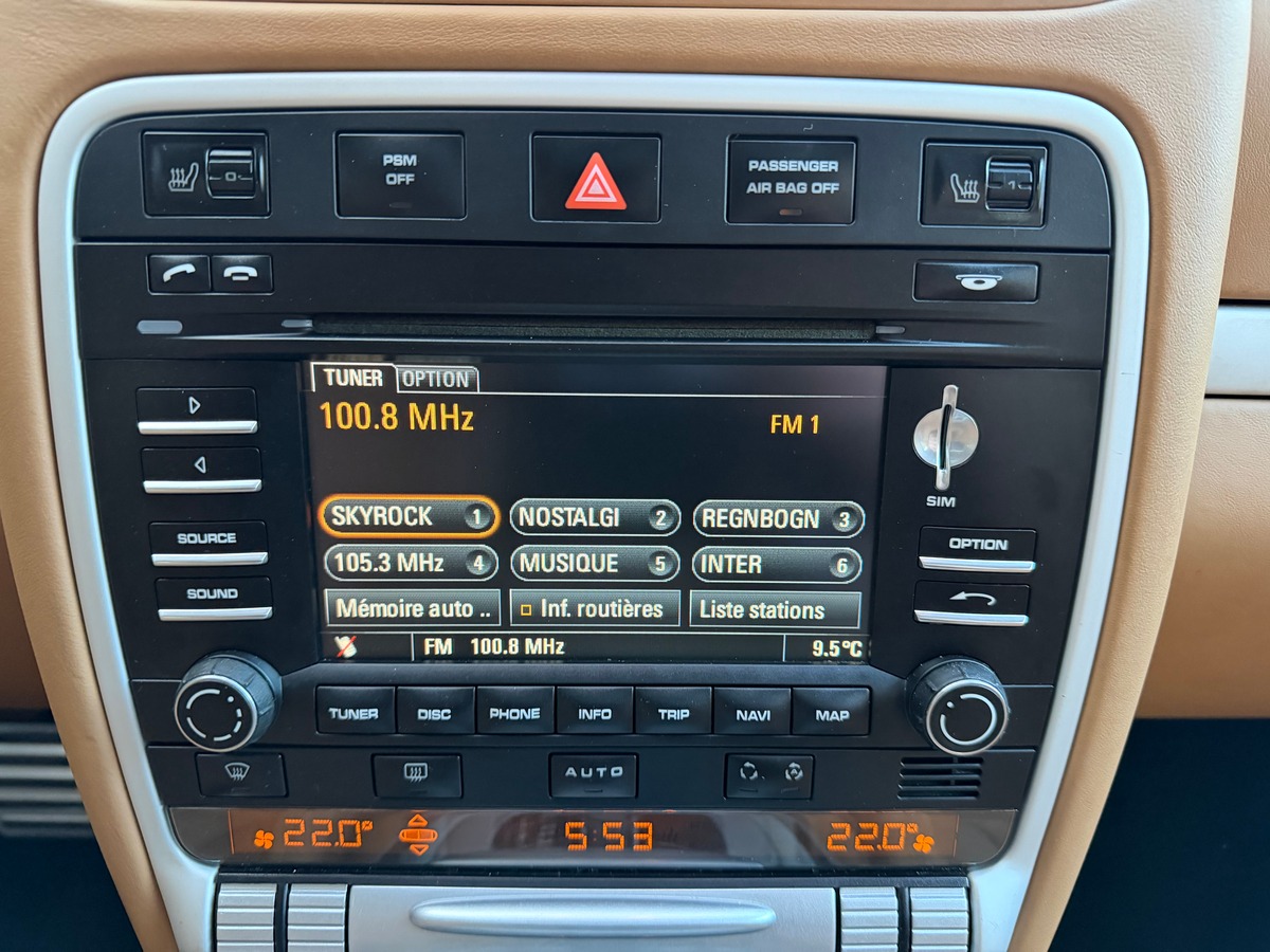 Porsche Cayenne GTS 4.8 V8 TIPTRONIC / TOIT OUVRANT / SIEGES AV CHAUFFANT / HAYON ELECTRIQUE