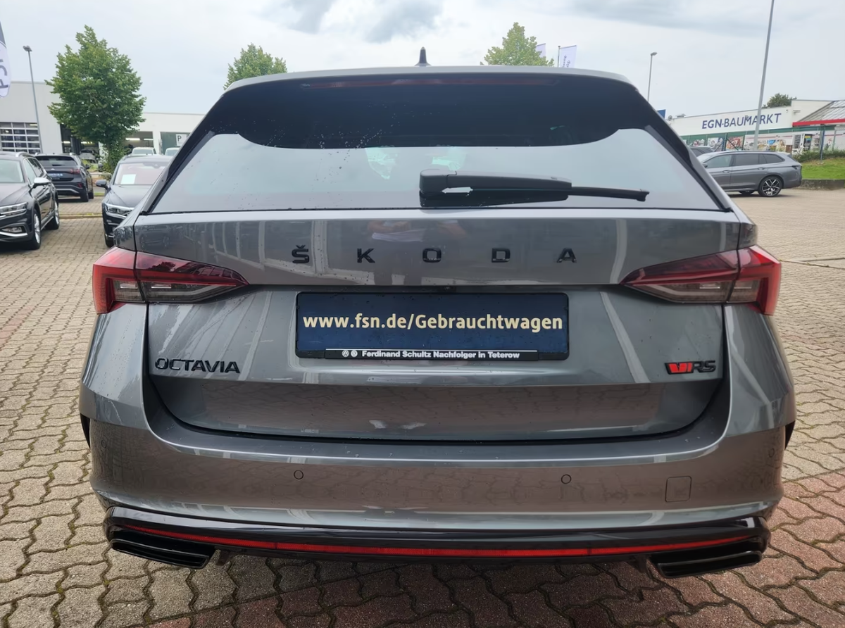 Skoda Octavia Combi IV 2.0 TDI 200ch RS 4x4 DSG7 Attelage