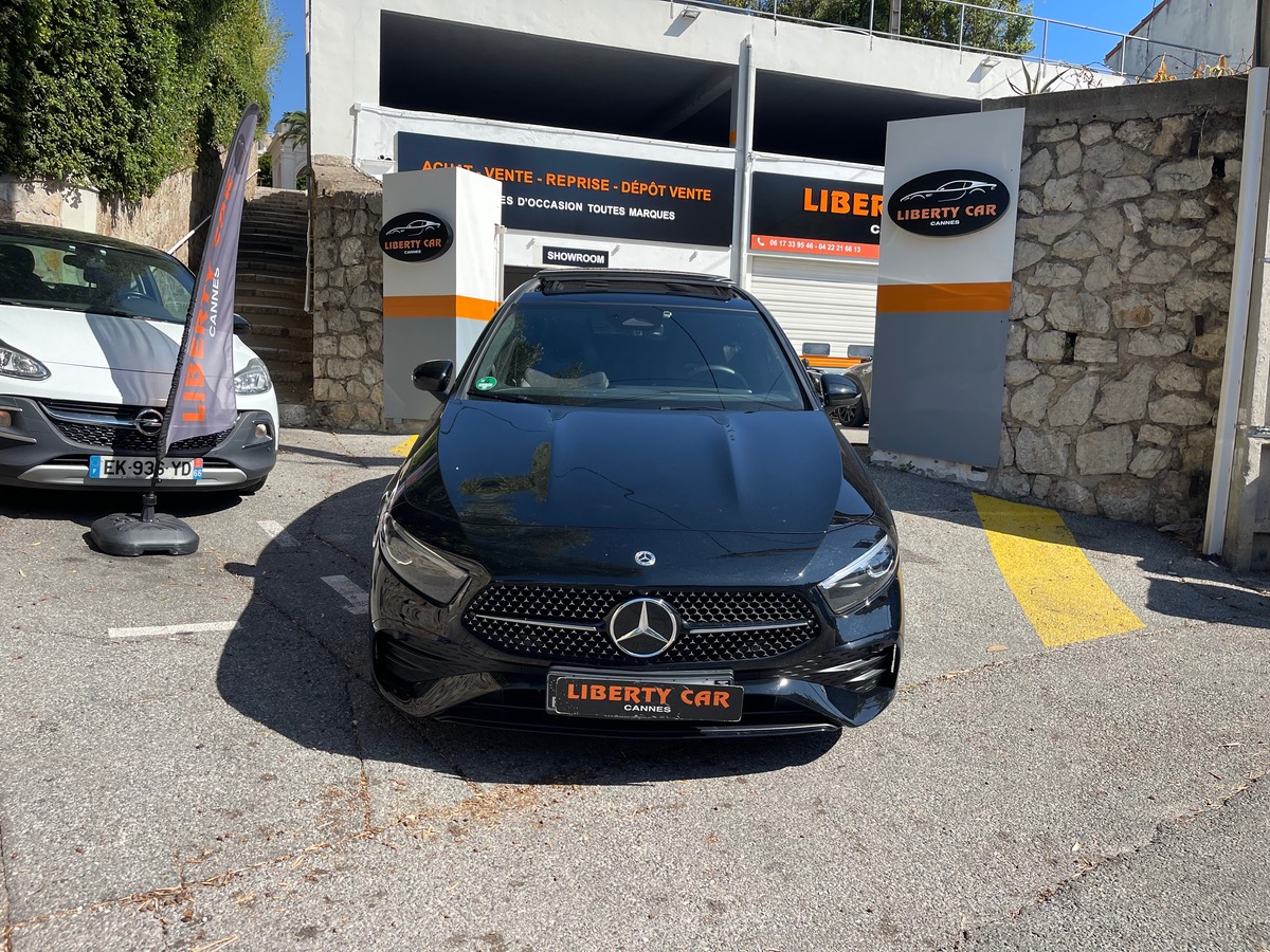 Mercedes Benz Classe A 200 Phase 2 / AMG Line / Toit Ouvrant / Pack Ambiance / Jantes AMG