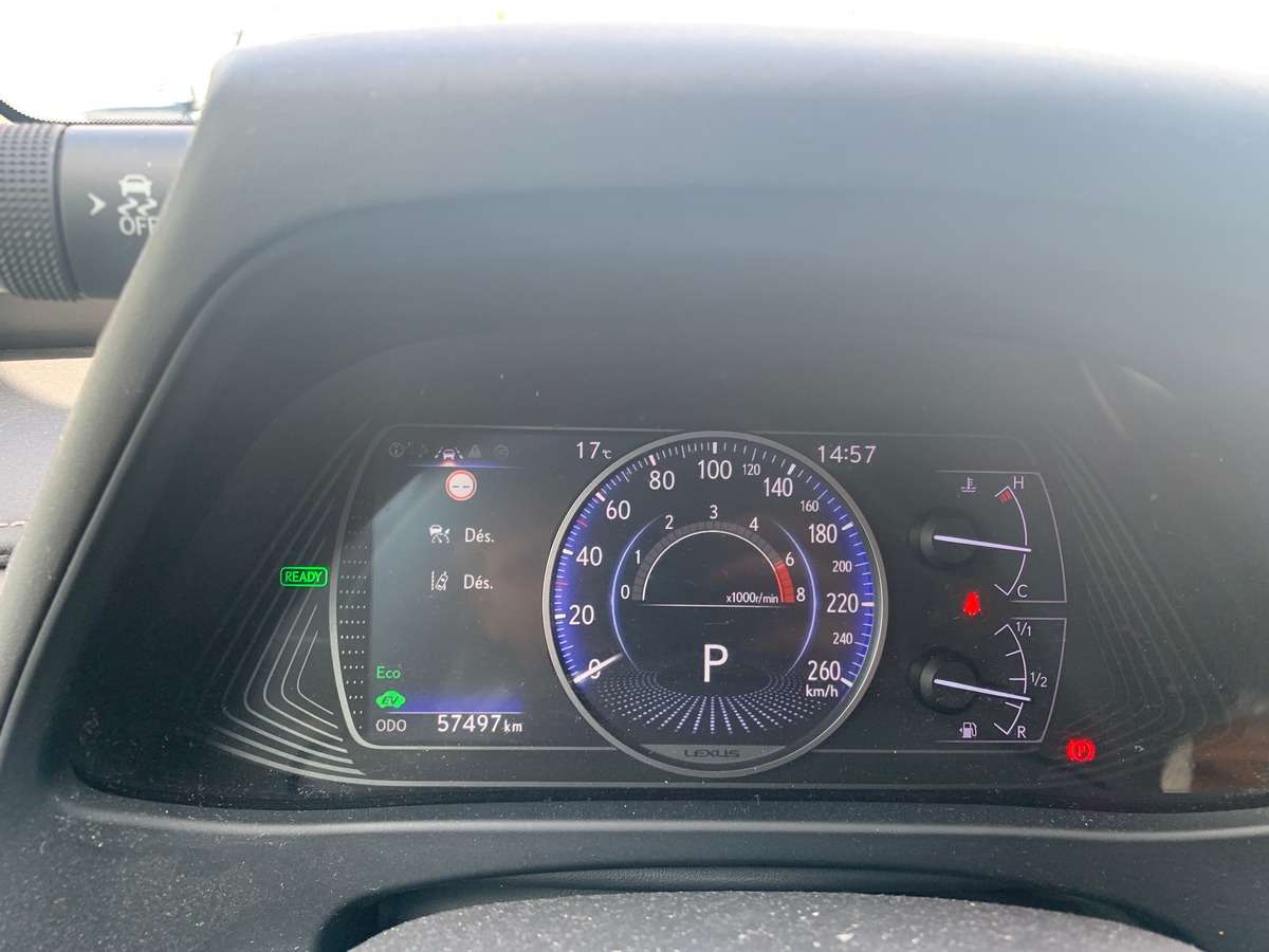 Lexus UX 250 | 184 ch | Pack Confort | Apple car Play | Caméra recul | Régulateur vitesse adaptatif