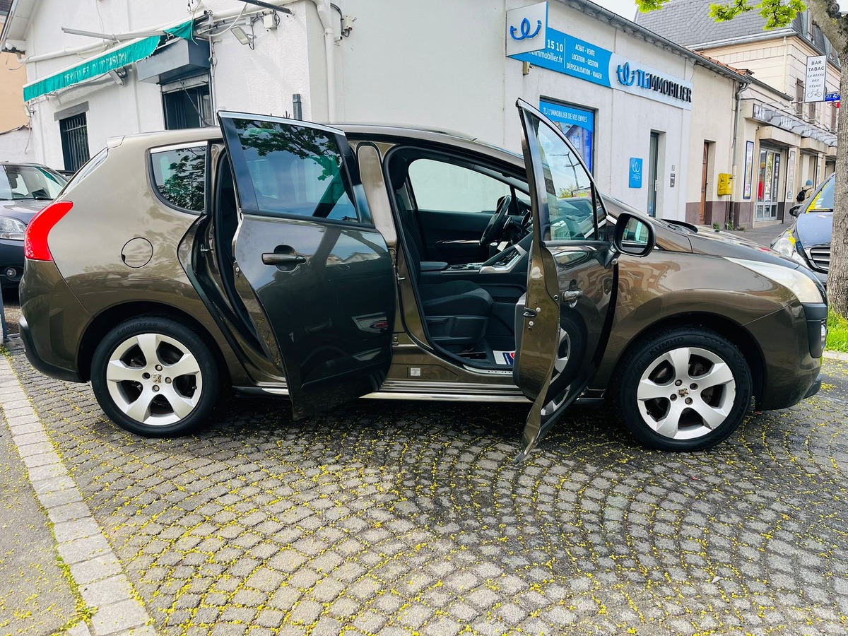 Peugeot 3008 Premium Pack - 1.6 Hdi 110cv BVA6  - 1ère Main - 4xCb - Reprise Possible
