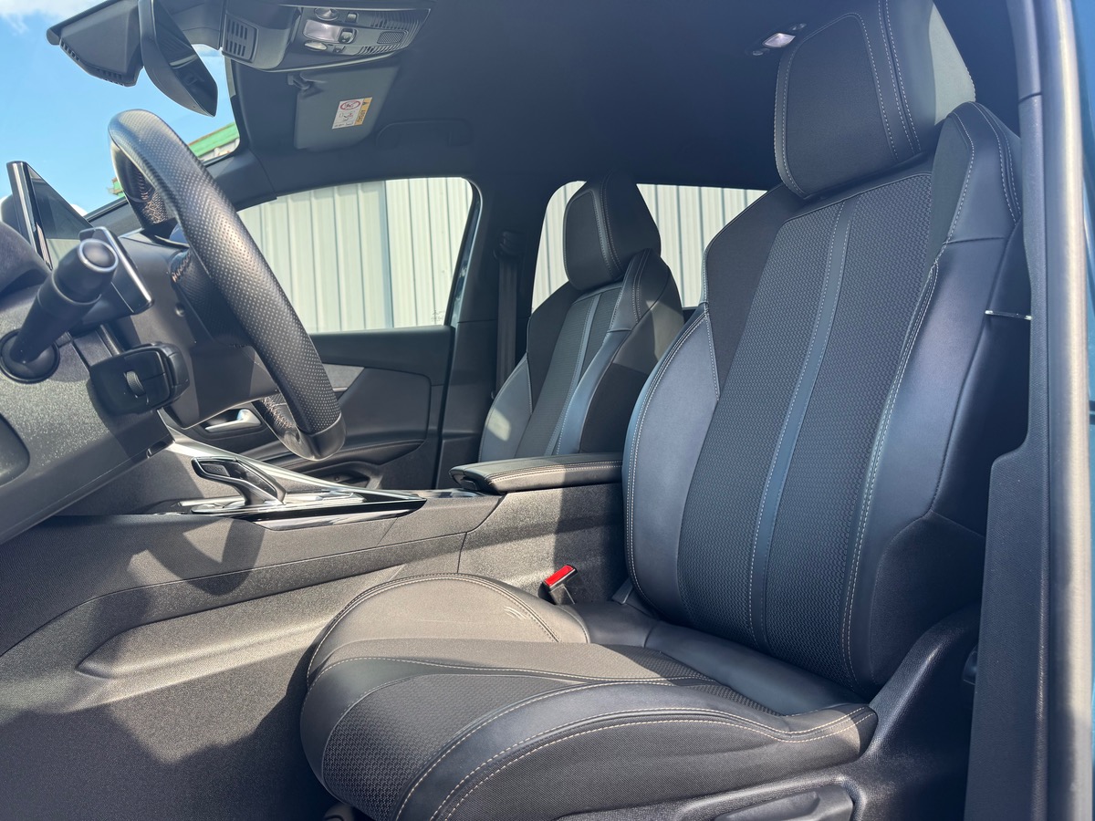 Peugeot 5008 1.5 BHDI 130CH EAT8 GT + ATTELAGE