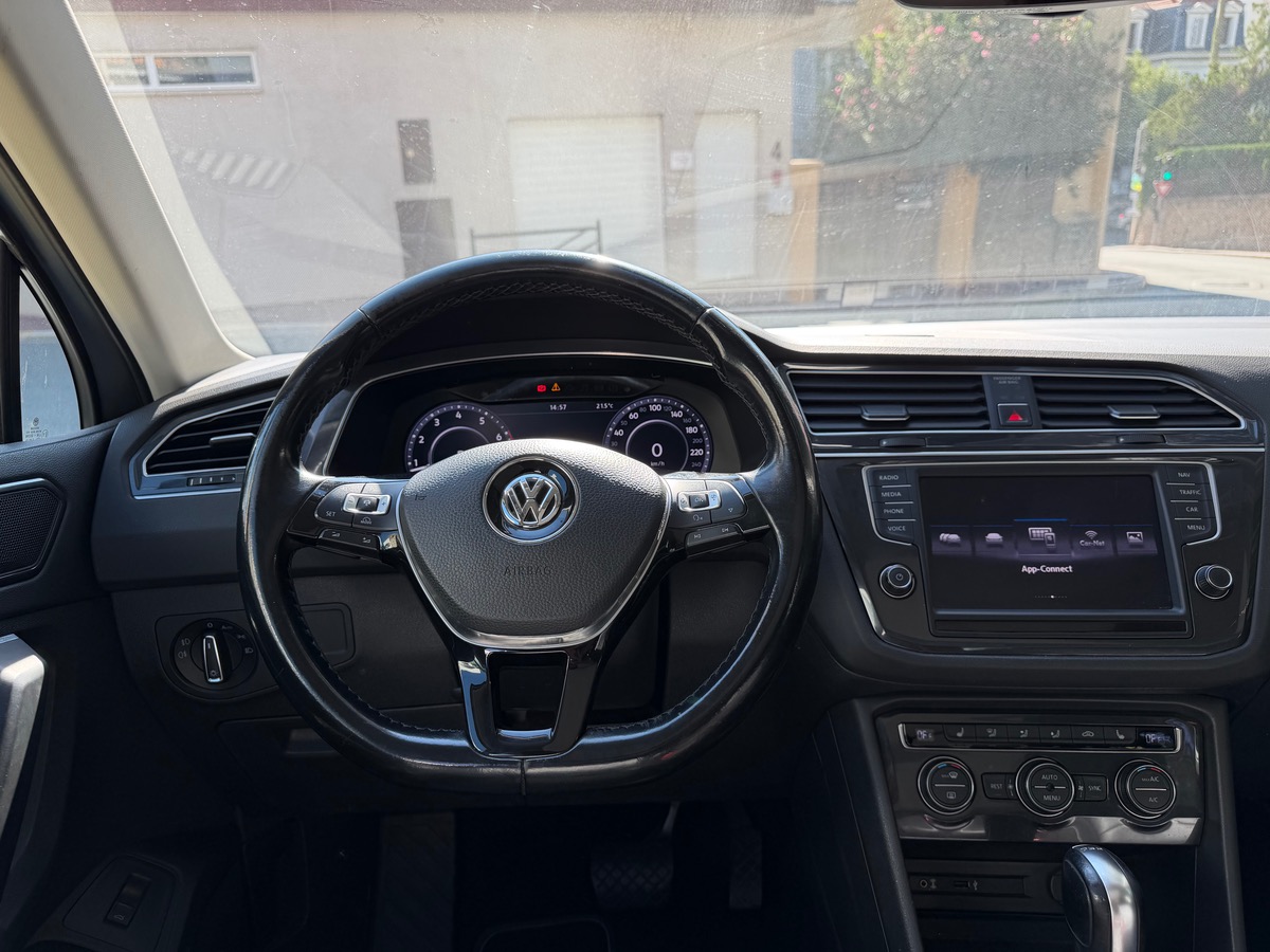 Volkswagen Tiguan 1.4 TSI 150 CV / Carat / Toit Ouvrant / Caméra /Virtual/  Voyant SOS