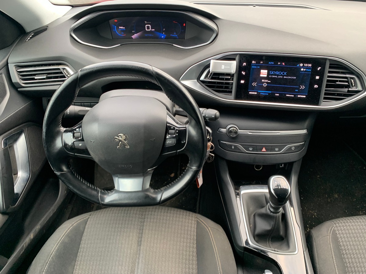 Peugeot 308 100 ch | Pack Attelage | Régulateur vitesse | Jantes Alu | Radar stationnement arriére