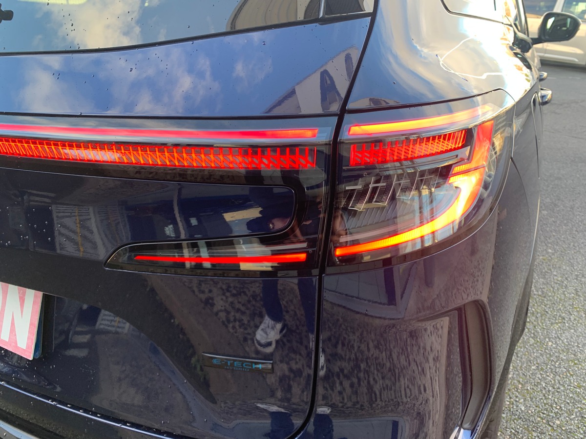 RENAULT Espace 200 | E-TECH | Esprit Alpine | 7 Places | Caméra de recul | Pack Advanced Driving