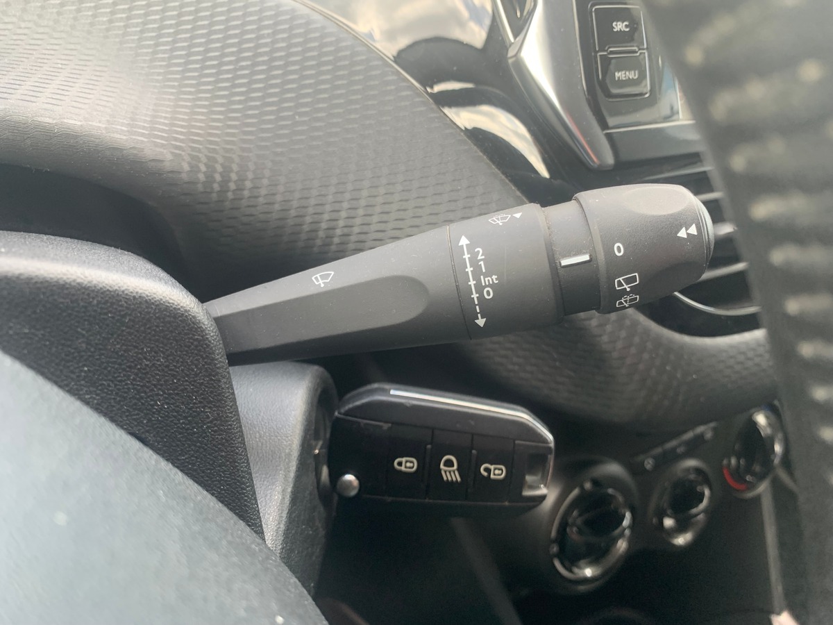 Peugeot 2008 100 ch | Style | Régulateur de vitesse | GPS | Bluetooth | Radar arriére | Barres toit