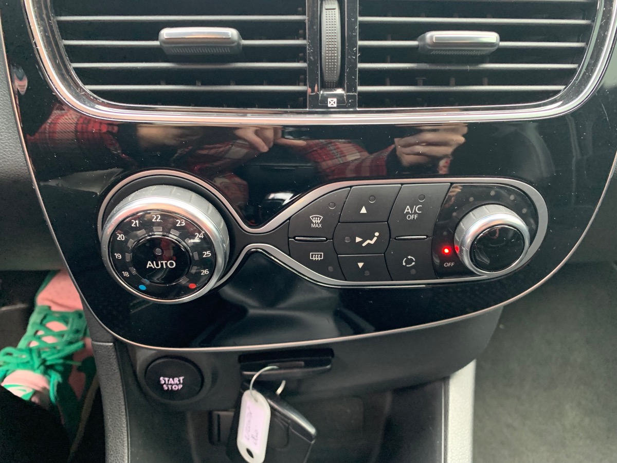 RENAULT Clio Estate 90 | Intens | Bluetooth | GPS | Phares antibrouillard LED |Jantes Alu | Attelage