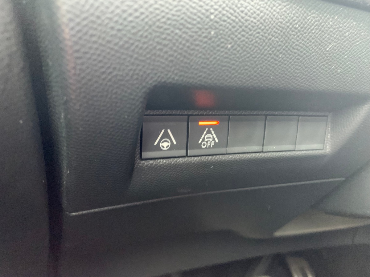 Peugeot 208 130 | GT | Toit panoramique | Caméra recul | Avertisseur angles morts | Apple car play