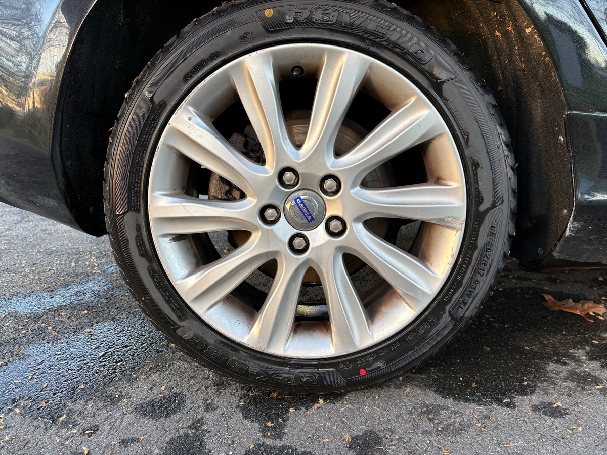 Volvo V40 D2 SUMMUM - 115CH - ENTRETIEN COMPLET