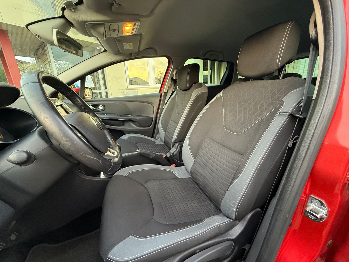 RENAULT Clio IV ESTATE 1.5 DCI 90 CV Intense 4XCBLeut