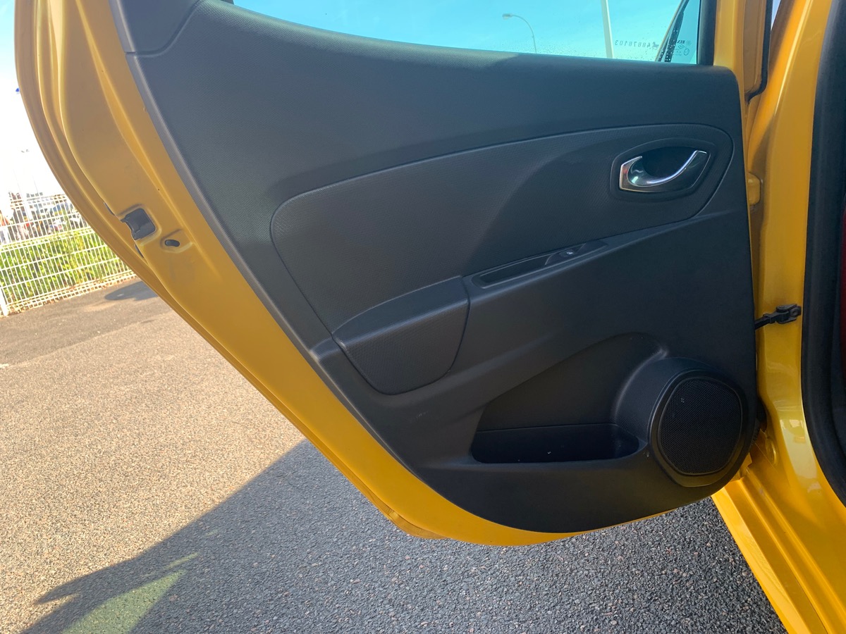 RENAULT Clio IV 200 ch | RS | Jaune Sirius | Révision complète en 03/2025 | Palettes au volant