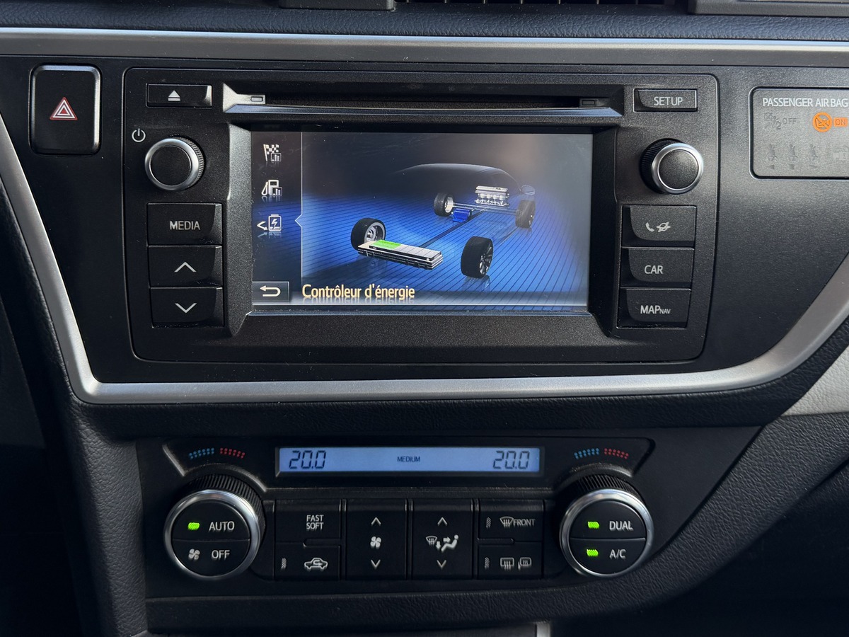 Toyota Auris II HYBRIDE 136H STYLE - 1ére main / Entretien 100% Toyota / Toit Panoramique
