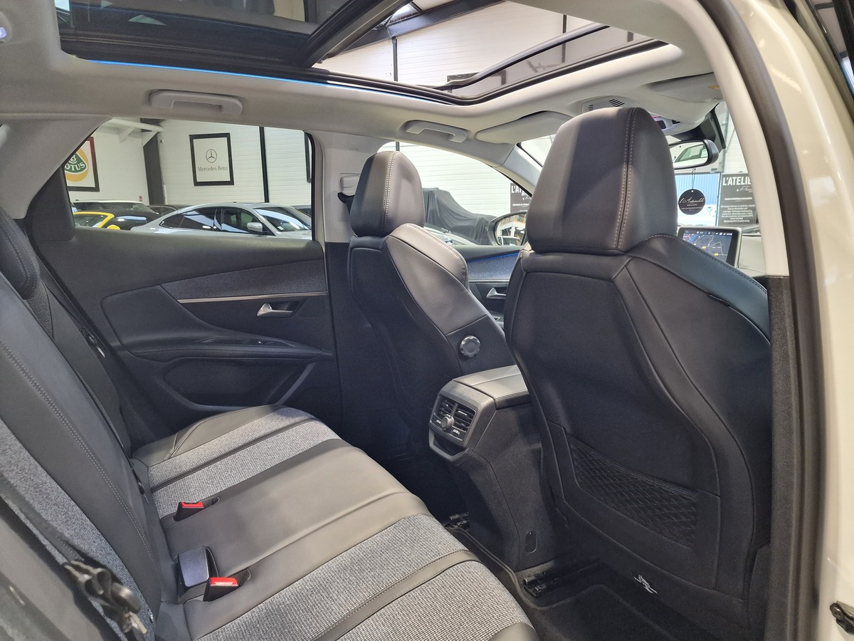 Peugeot 3008 1.2 PURETECH 130 ALLURE / TOIT PANORAMIQUE / COURROIE CHANGEE