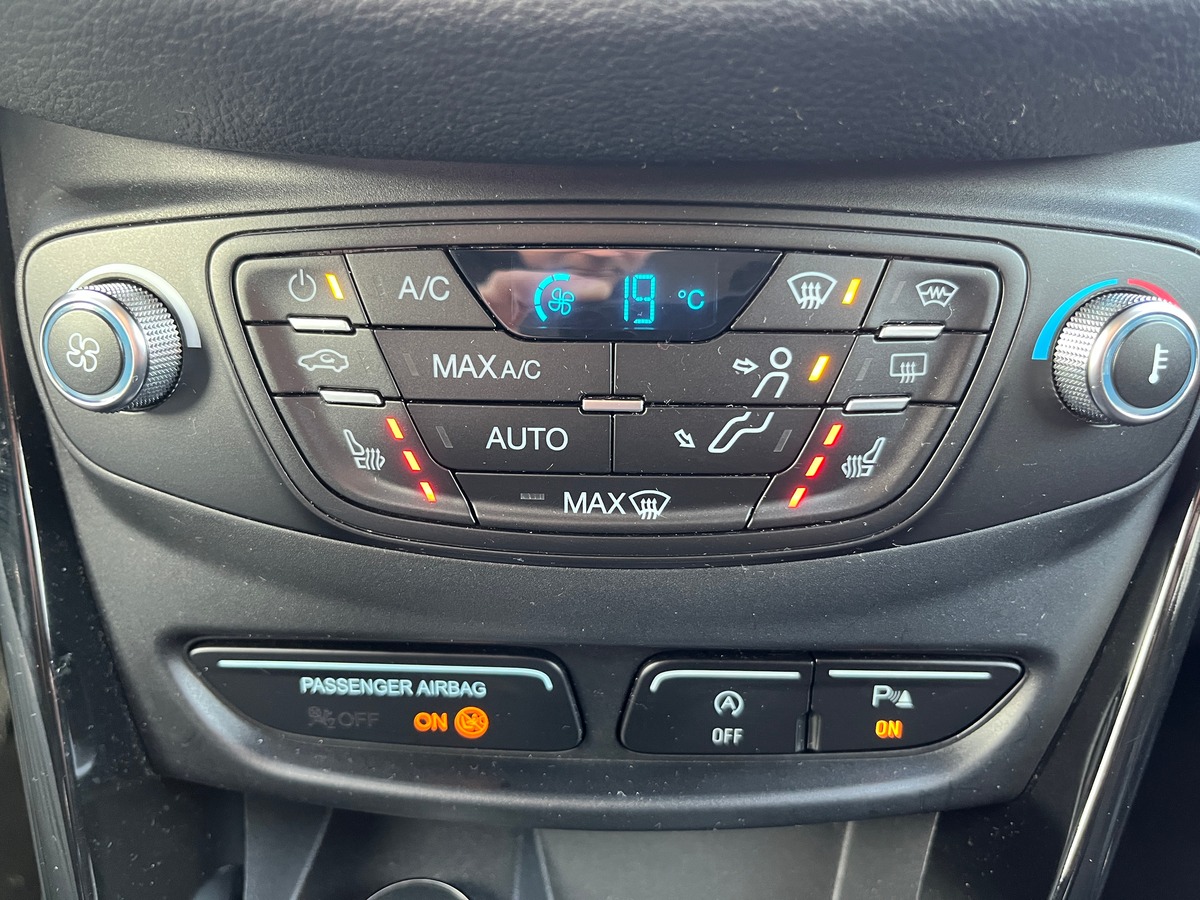 Ford BMAX 1.0 125ch TITANIUM, CAMERA, GPS, SIEGES CHAUFFANT, RADAR AVANT/ARRIERE