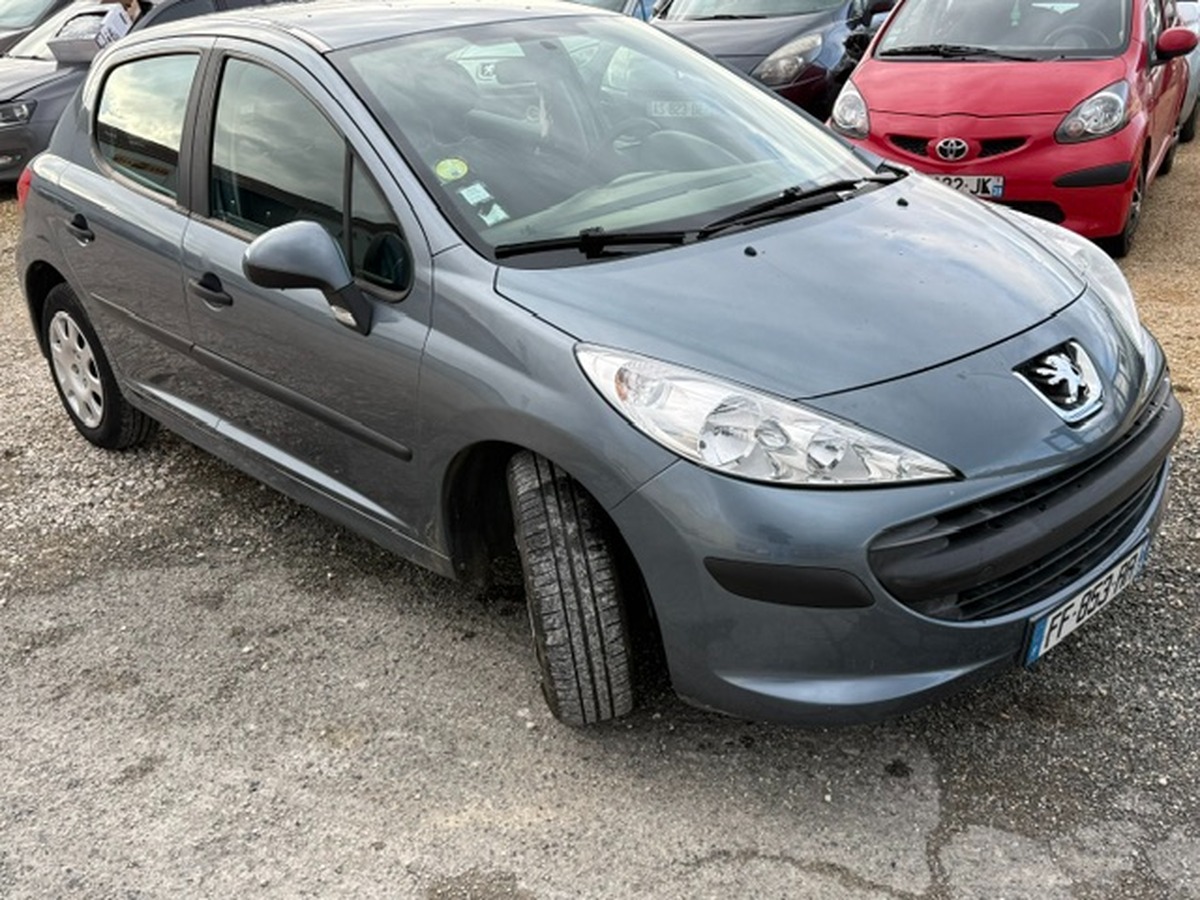 Peugeot 207 5 portes 1.4 e 16V 90 cv DISTRIB NEUF CRIT AIR 2