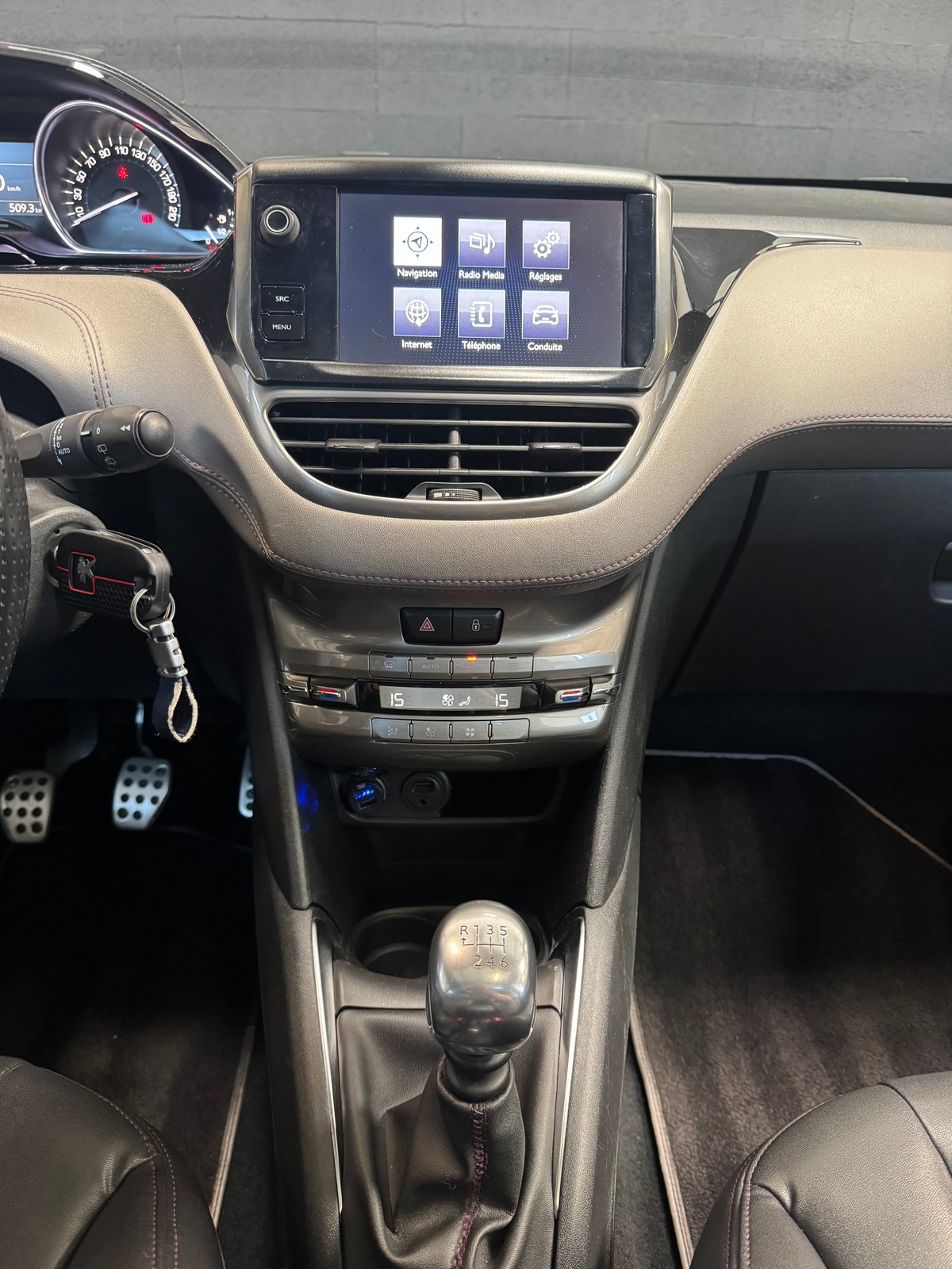 Peugeot 208 XY JBL 1.6 e-HDi 115 BVM6 Park Assist