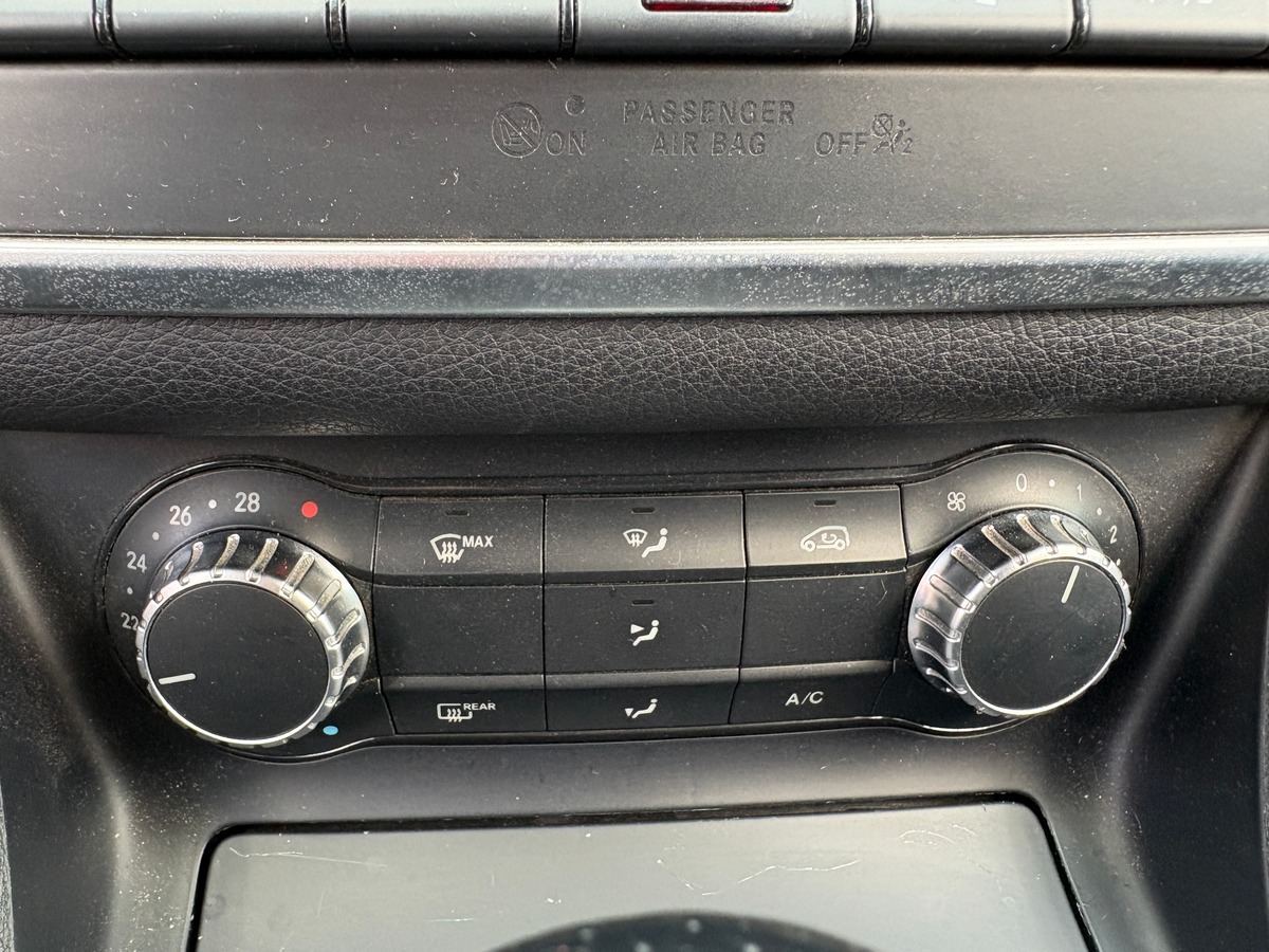 Mercedes Benz GLA 200 SENSATION 156CH