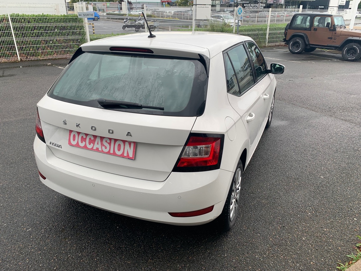 Skoda Fabia 60 ch | Business | GPS | Bluetooth | Radars de stationnement | Régulateur de vitesse