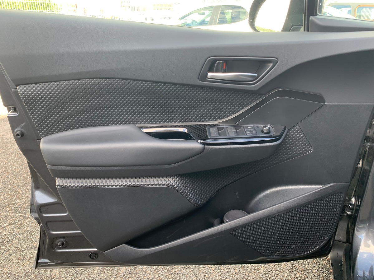 Toyota C-HR 184 ch | Attelage | GPS | Radio JBL | Caméra recul | Radar stationnement arriére, avant