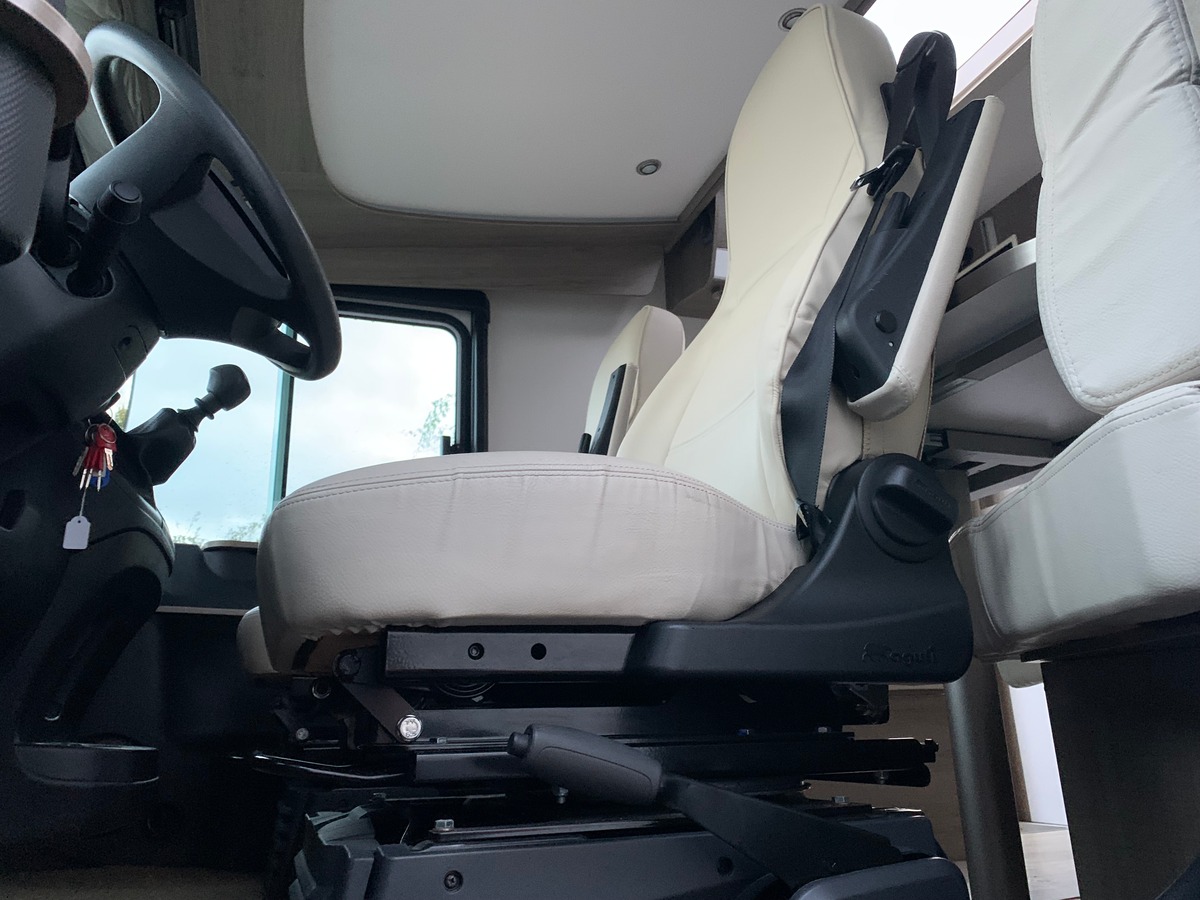 Fiat FIAT Bavaria intégrale i 740 style 130 | 4 couchages | Options Suspensions pneumatiques à l'arriére et Climatisation arriére