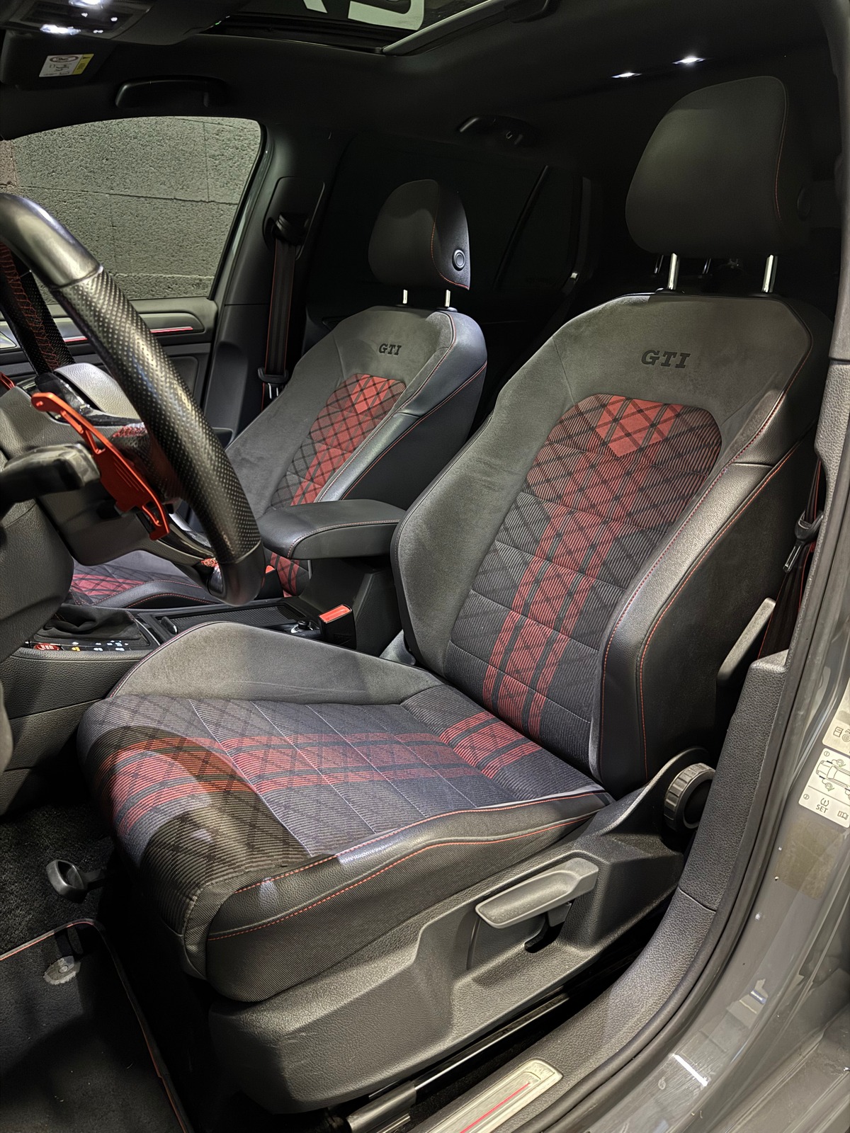 Volkswagen GOLF 7 GTI TCR 2.0 TSI 290CH DSG7 PURE GREY