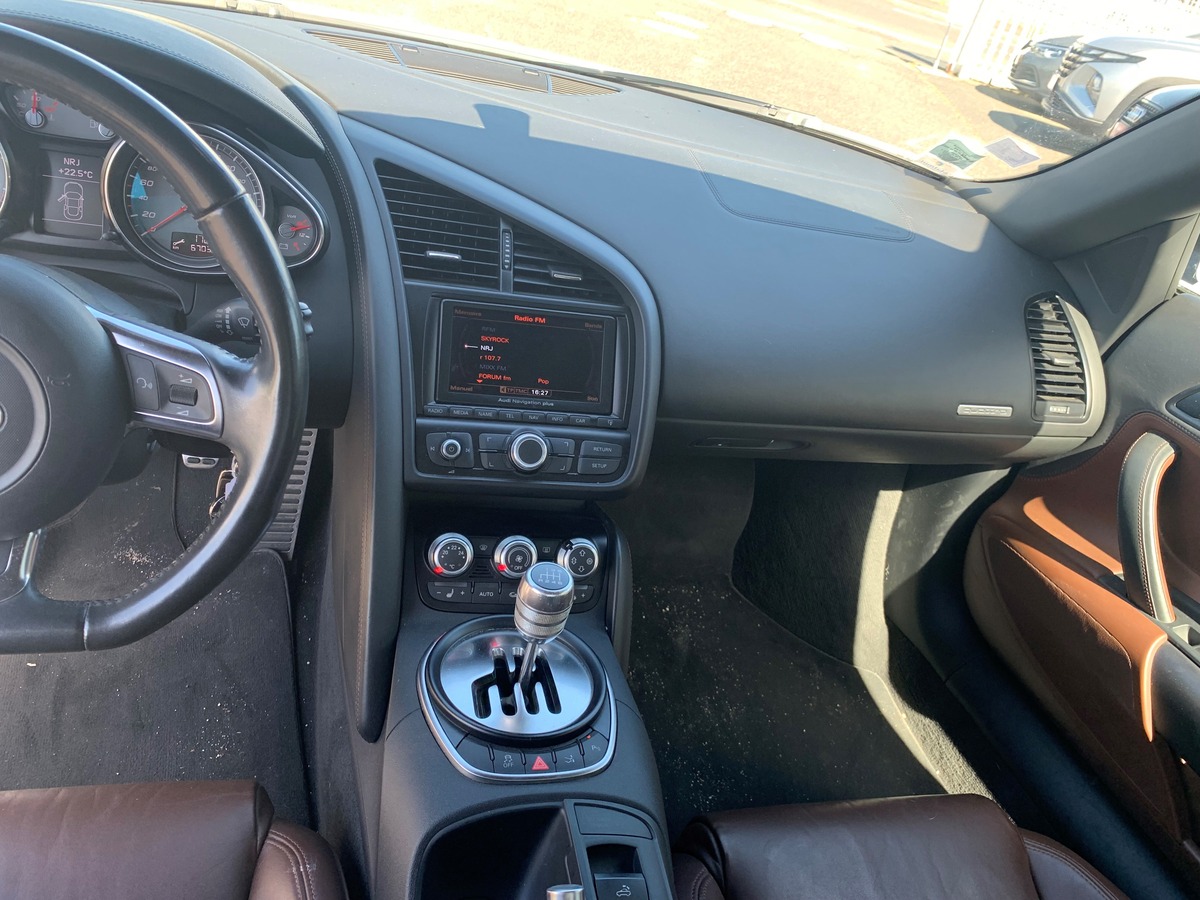 Audi R8 SPYDER 430 CHEVAUX | Siéges chauffants | Sellerie cuir Nappa Brun | Boîte manuelle trés rare