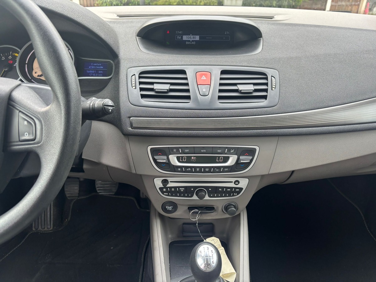 RENAULT Megane III 1.6 E85 110 Expression - Révisée - Garantie