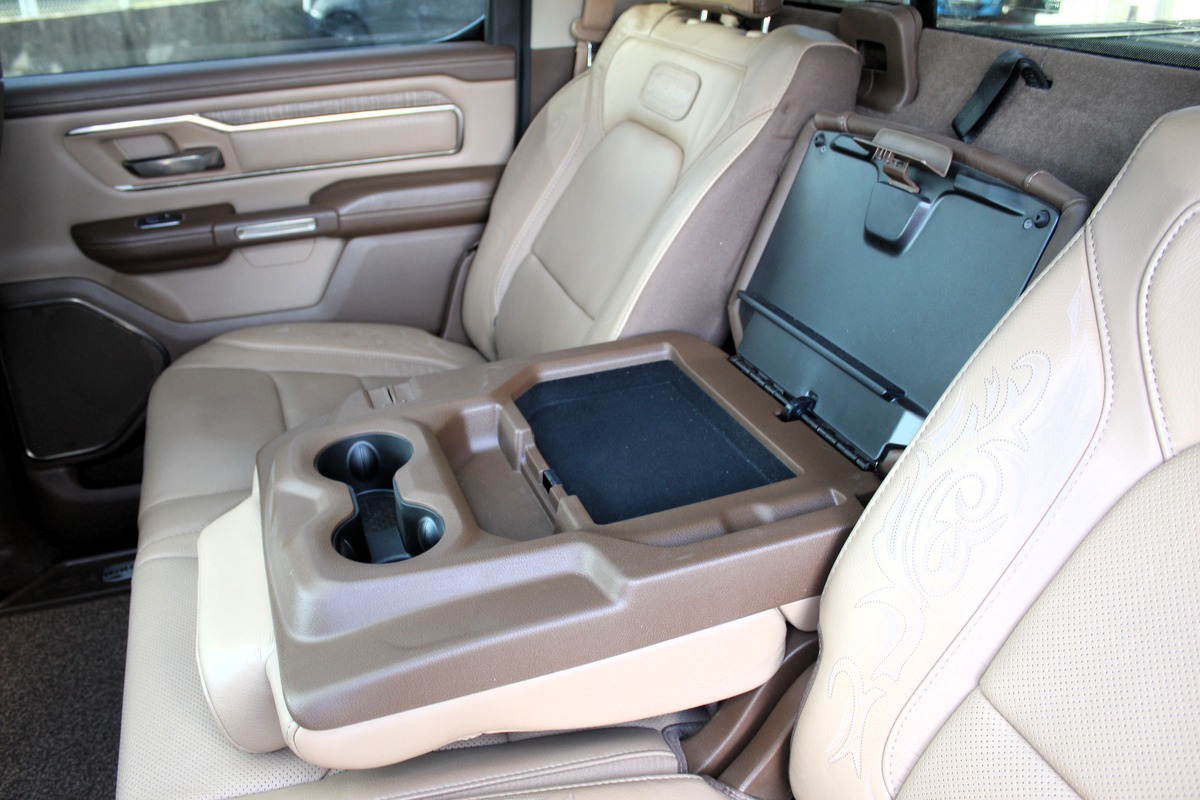 Dodge RAM CREW CAB 1500 5.7 V8 396 ch LARAMIE EDITION LONGHORN / RAM BOX / CARPLAY / ATTELAGE / E85