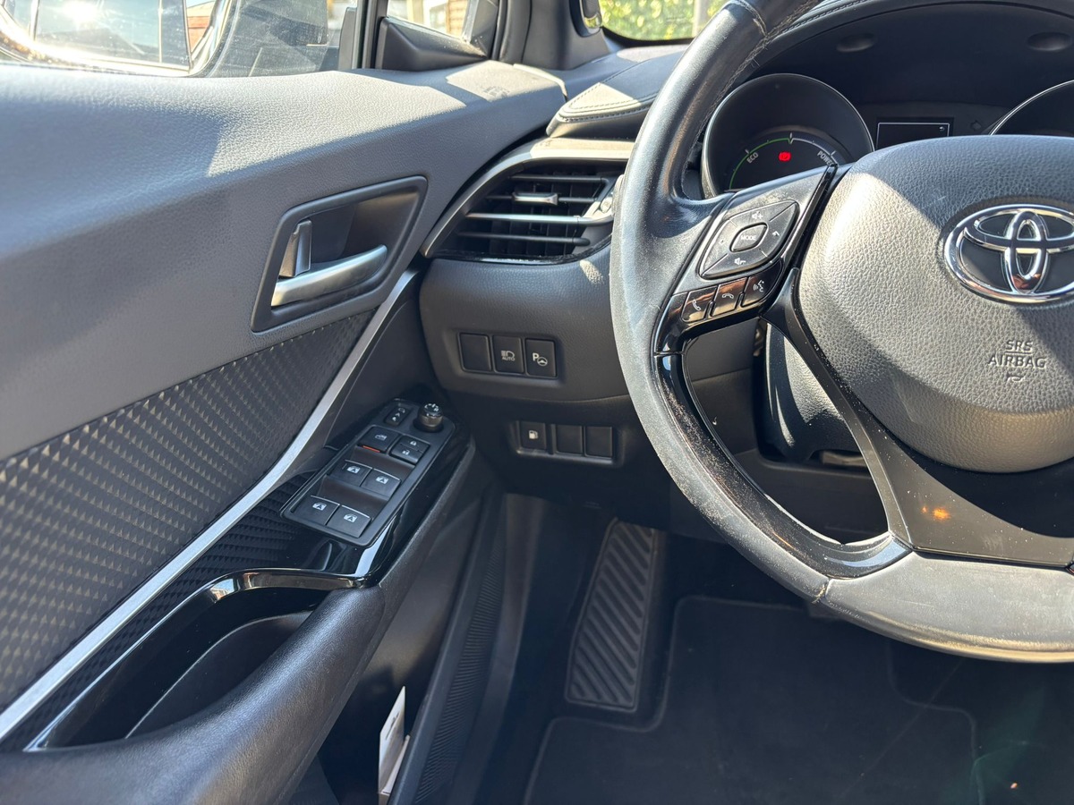 Toyota TOYOTA C HR 122ch Collection 2WD E-CVT - Crochet d'attelage