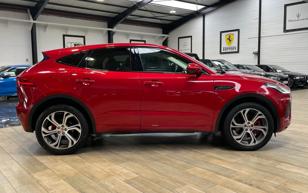 Jaguar E-Pace 2.0L P-250 AWD R-DYNAMIC HSE - TOIT PANO/VOLANT CHAUFFANT