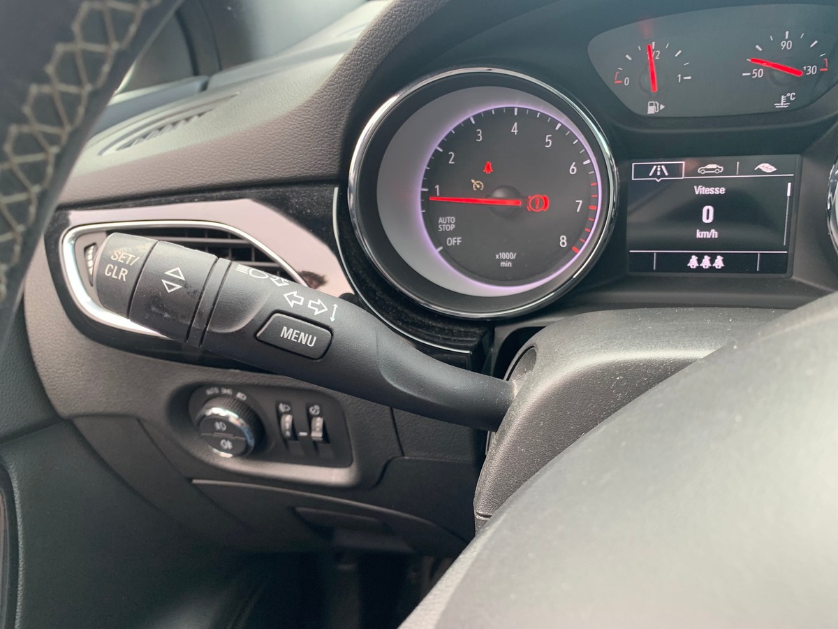 Opel Astra 105 ch | Black Edition | Caméra recul | Régulateur vitesse | Radar de stationnement avant