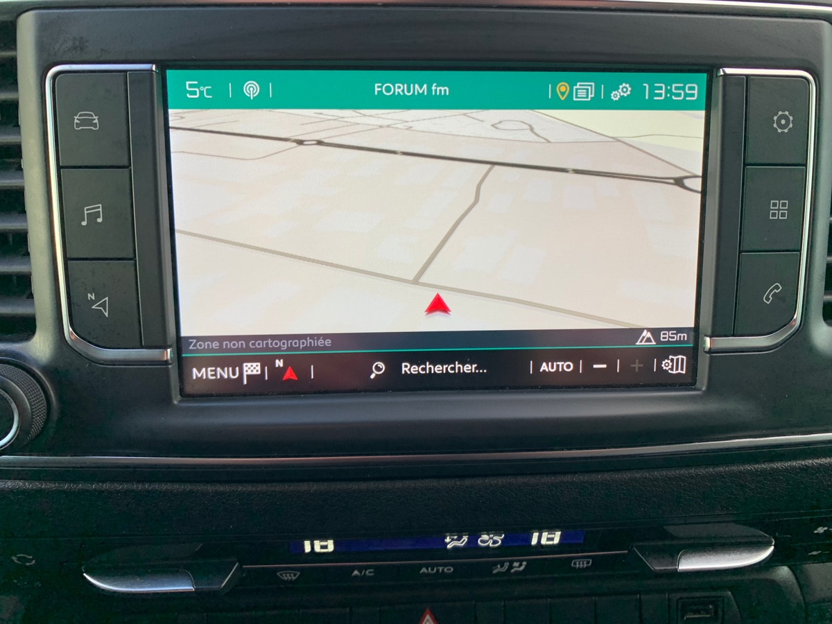 Citroën Spacetourer 120 ch | FEEL | 8 places | Attelage | Régulateur vitesse | Radar stationnement