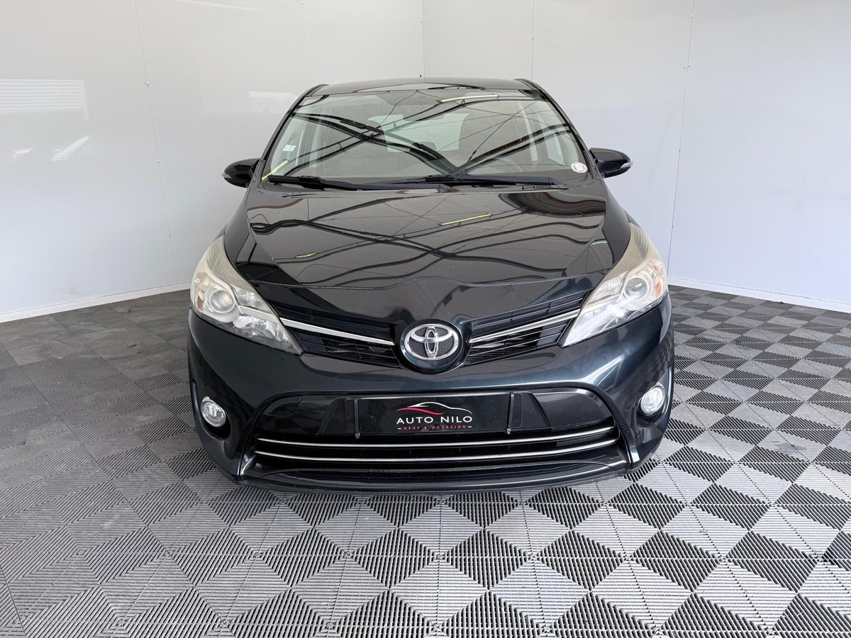 Toyota Verso 2.0 D4 - D 124  Première main