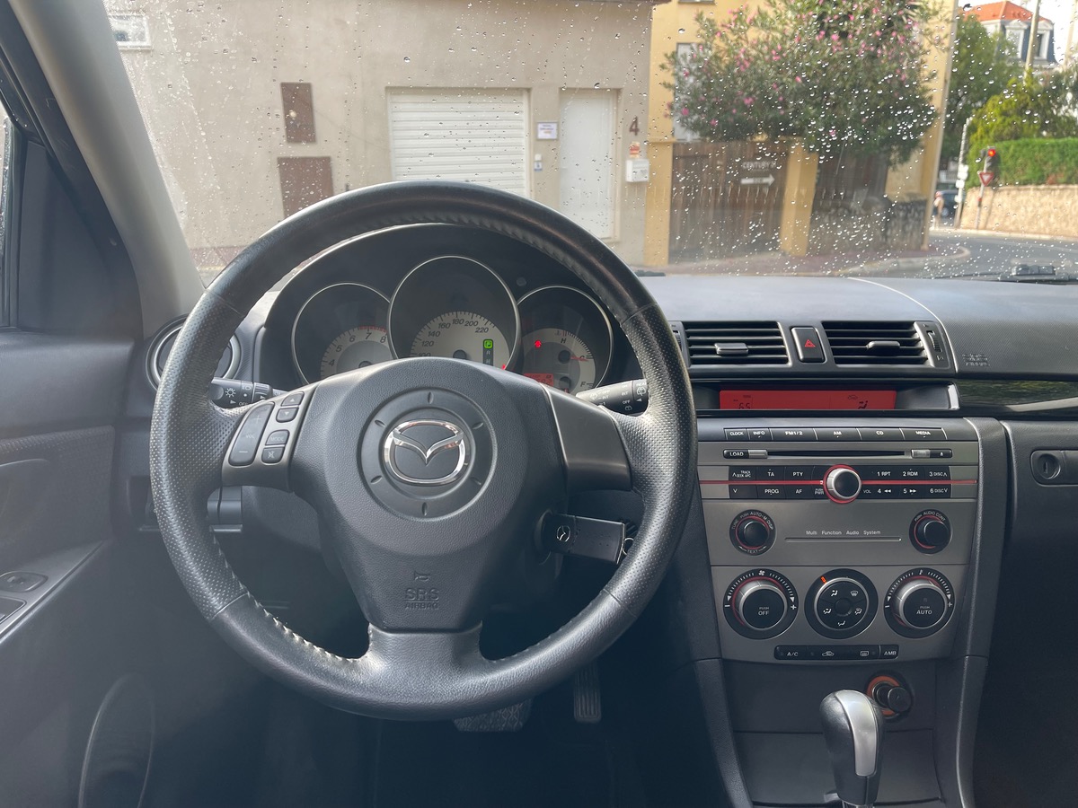 Mazda 3 1.6 i 105 CV / Phase 2 / 5 Portes / Boite Auto /