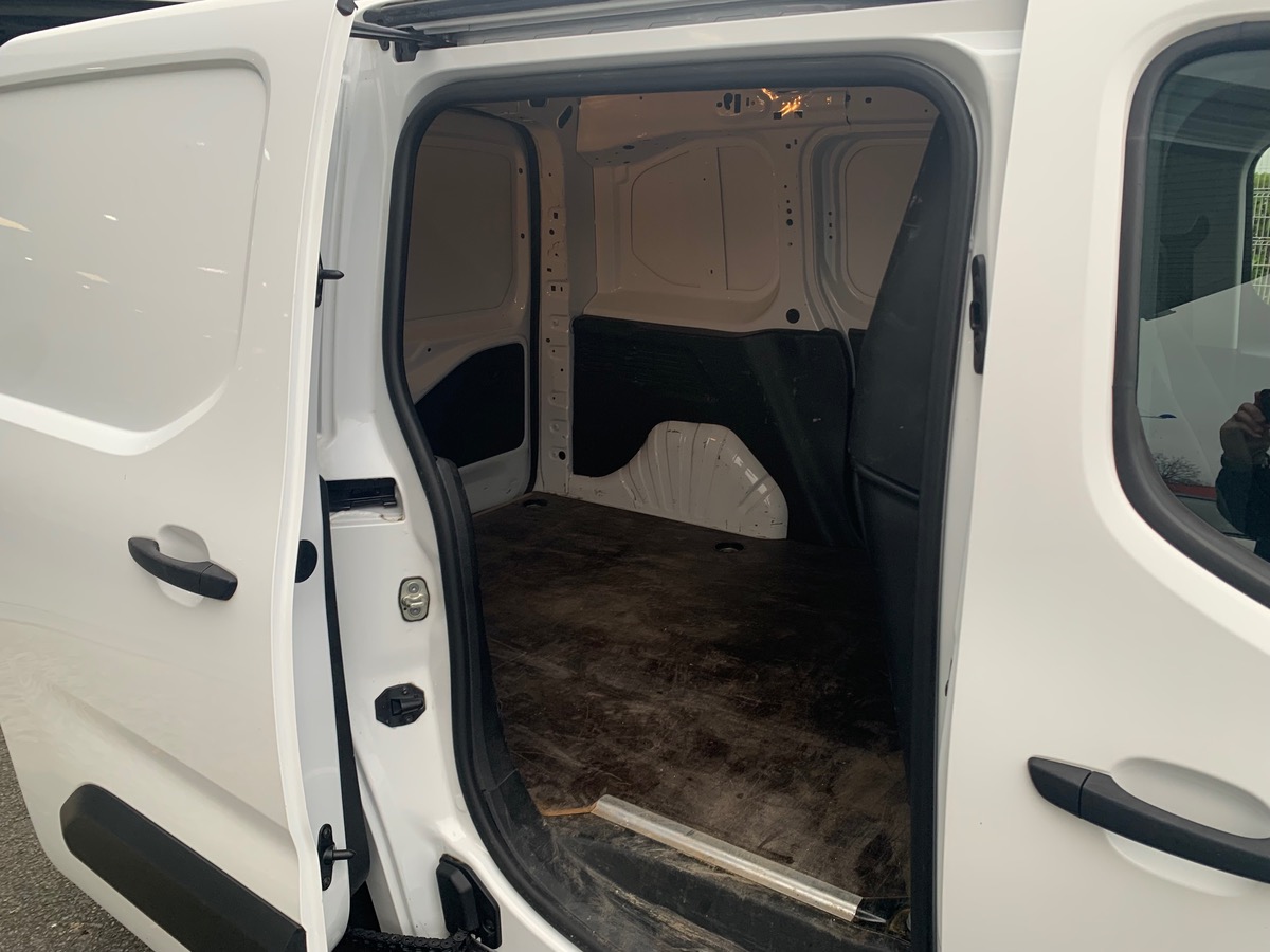 Peugeot Partner 102 ch | TVA Récupérable | GPS | Caméra de recul | Régulateur de vitesse