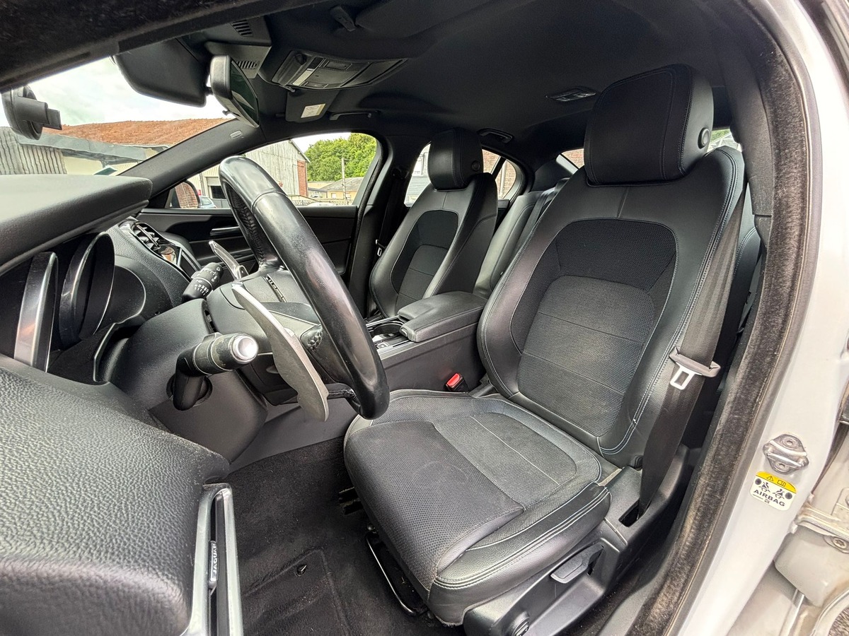 Jaguar XE 2.0D 180 R-SPORT BVA