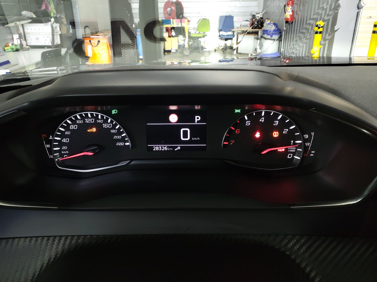 Peugeot 2008 PURETECH 130 CV AUTO ALLURE