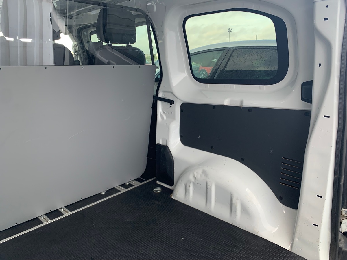 Peugeot Expert 120 ch | URBAN | EAT8 | 5 Places | Attelage | Régulateur de vitesse | Bluetooth